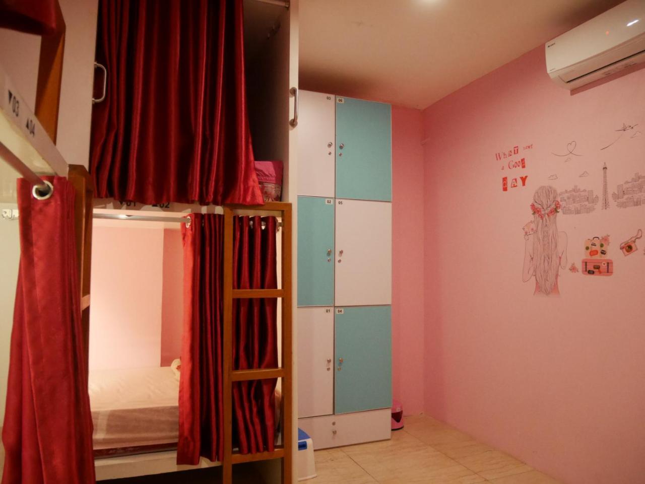 Sleepy Raccoon Hostel Jakarta Eksteriør billede