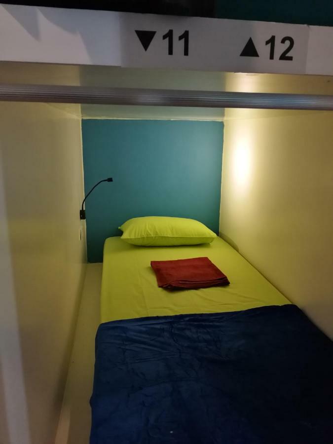 Sleepy Raccoon Hostel Jakarta Eksteriør billede