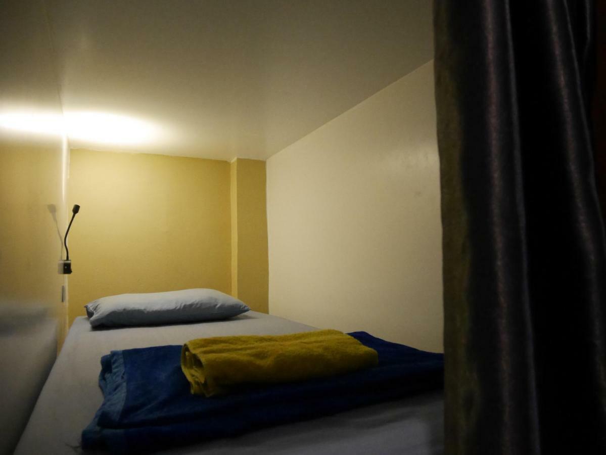 Sleepy Raccoon Hostel Jakarta Eksteriør billede