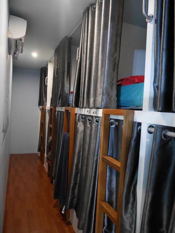 Sleepy Raccoon Hostel Jakarta Eksteriør billede